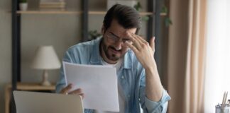 How Much Is Too Much Credit Card Debt − All You Need to Know